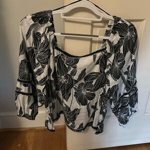 Tahari 100% Linen puff sleeve shirt